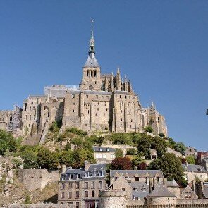 Les 13 Assiettes***