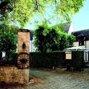 Aux Vieux Remparts***