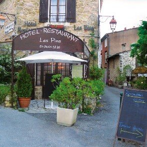 Hôtel-Restaurant Les Pins