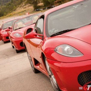Vueltas de Pilotaje GT en Circuito de Velocidad Vueltas de Pilotaje GT en Circuito de Velocidad